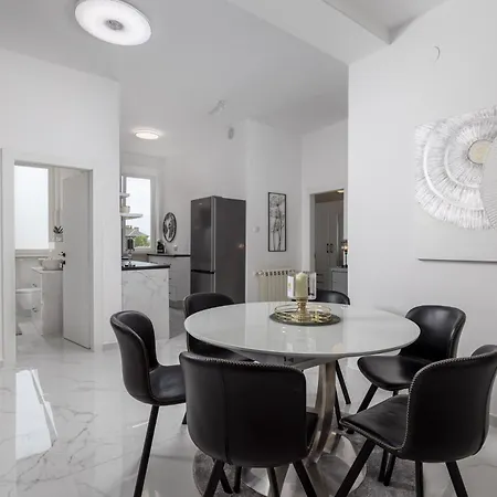 Sugar Palace Apartman Rijeka